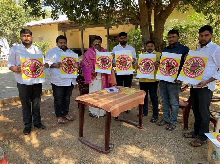 Telangana Telugu Yuvatha met Nandamuri Balakrishna - 3 / 3 photos