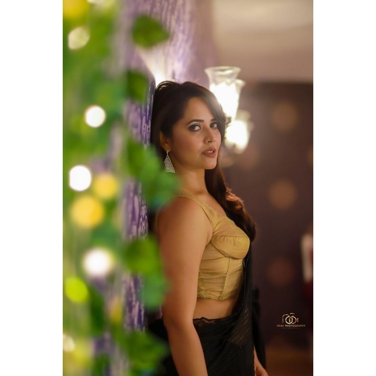 Anasuya Bharadwaj Pics - 6 / 7 photos