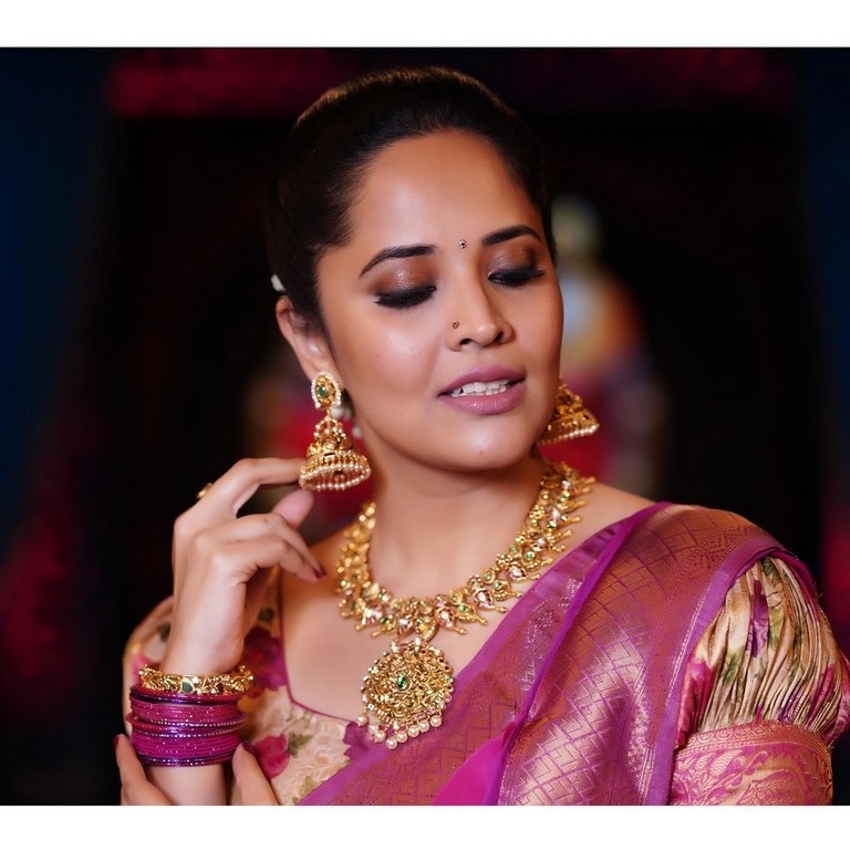 Anasuya Festive Pics - 11 / 13 photos