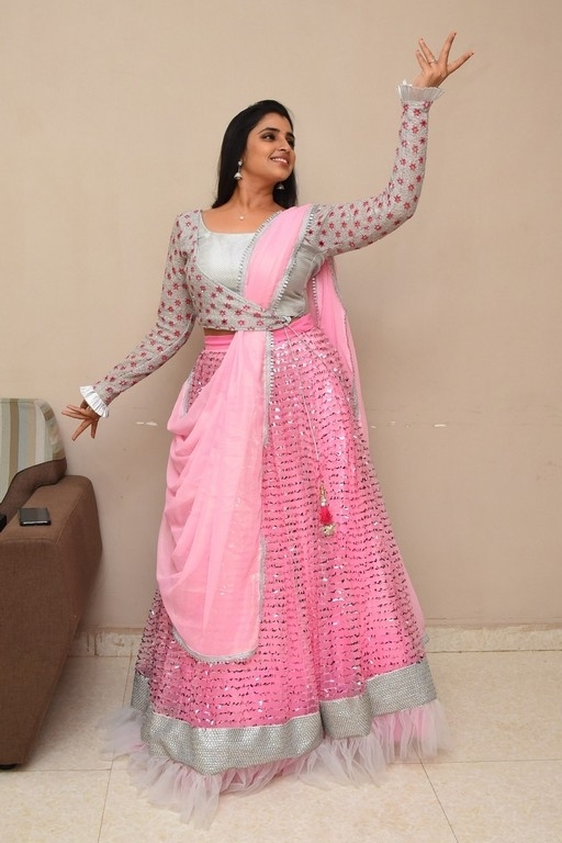 Anchor Shyamala - 10 / 14 photos