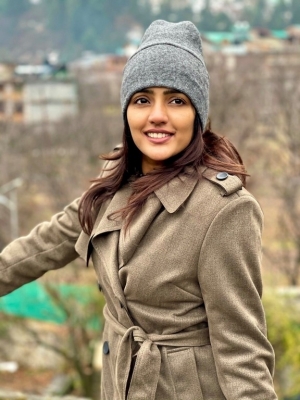 Eesha Rebba Photos - 3 of 4