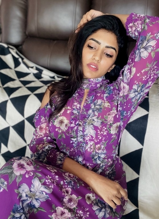 Eesha Rebba Pics - 2 / 4 photos