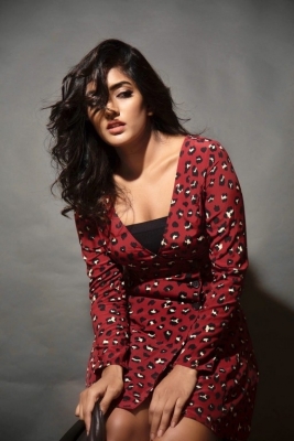 Eesha Rebba Pics - 1 of 3