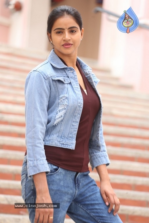 Naveena Reddy Pics - 1 / 12 photos