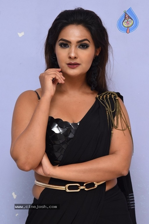 Neha Deshpande Pics - 8 / 17 photos