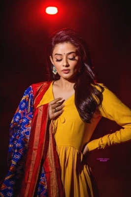 Priya Mani Pics - 5 of 8