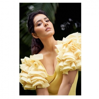 Raashi Khanna Photos - 2 of 6