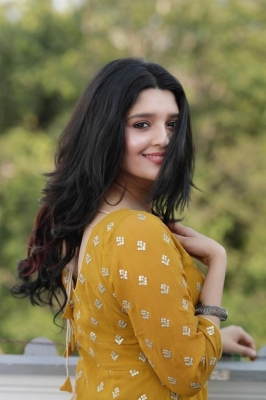 Ritika Singh Photos - 2 of 8