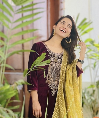 Ruhani Sharma - 2 of 4