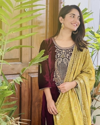 Ruhani Sharma - 4 of 4