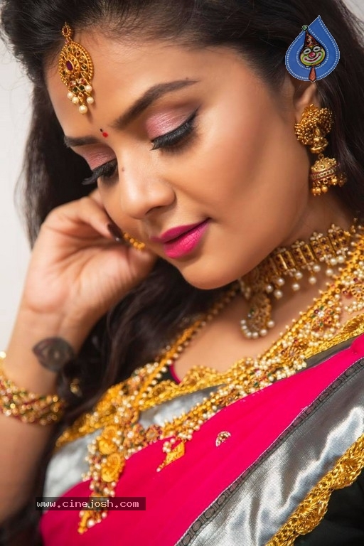 Sreemukhi Photos - 11 / 14 photos