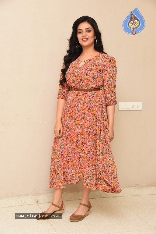 Sreemukhi Photos - 1 / 17 photos