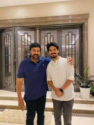 Actor Sudhakar met Megastar  - 5 of 5