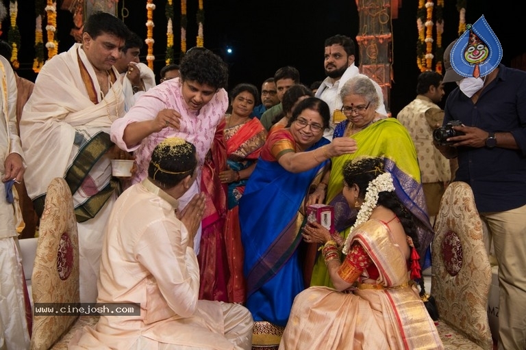 Celebrities at Sunitha Wedding - 17 / 18 photos