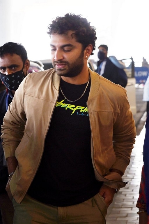 Celebs Spotted at Airport - 12 / 15 photos