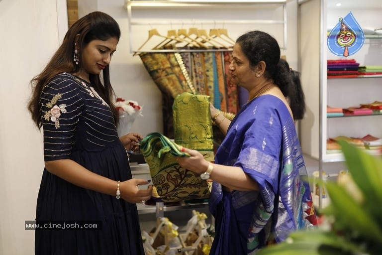 Chandrika Kancherla Clothing Brand Opening - 26 / 39 photos