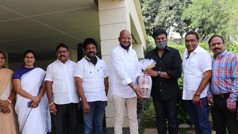 Chithrapuri Colony Committee meet Megastar - 1 / 5 photos