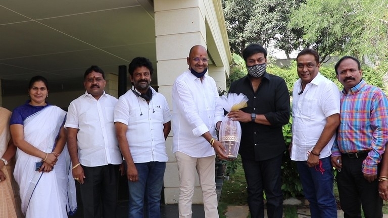 Chithrapuri Colony Committee meet Megastar - 5 / 5 photos