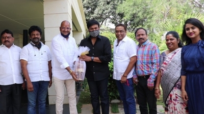 Chithrapuri Colony Committee meet Megastar - 4 of 5