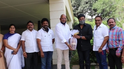 Chithrapuri Colony Committee meet Megastar - 5 of 5