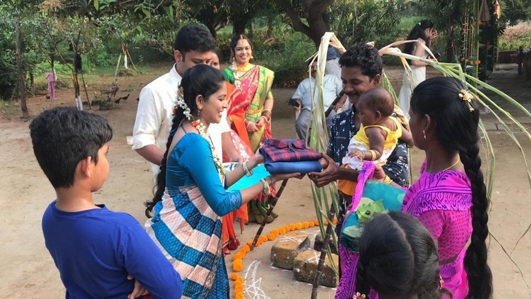 Siva Balaji Family Sankranthi Celebrations - 3 / 7 photos
