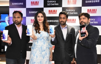 Surbhi Launches Samsung Galaxy S21 - 1 of 20