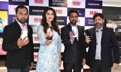 Surbhi Launches Samsung Galaxy S21 - 6 of 20