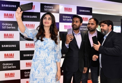 Surbhi Launches Samsung Galaxy S21 - 10 of 20
