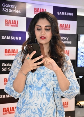Surbhi Launches Samsung Galaxy S21 - 11 of 20