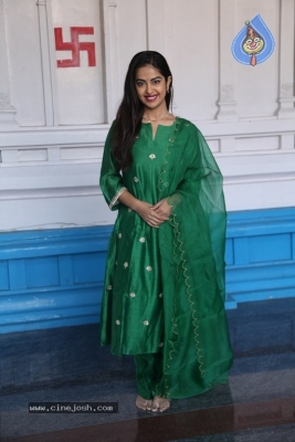 Avika Gor Photos - 7 of 15
