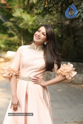 Catherine Tresa Photos - 1 of 21