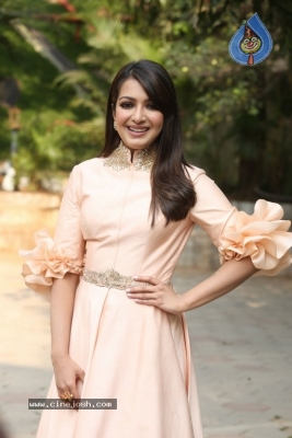 Catherine Tresa Photos - 4 of 21