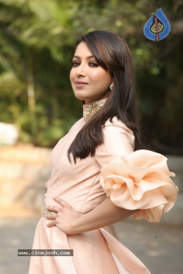 Catherine Tresa Photos - 6 of 21
