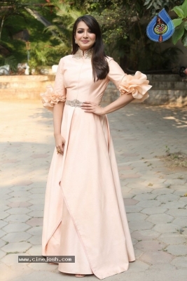 Catherine Tresa Photos - 17 of 21