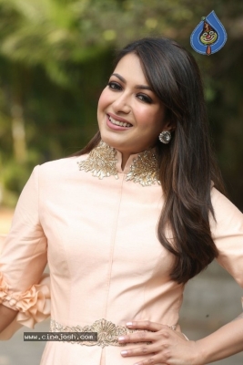 Catherine Tresa Photos - 20 of 21