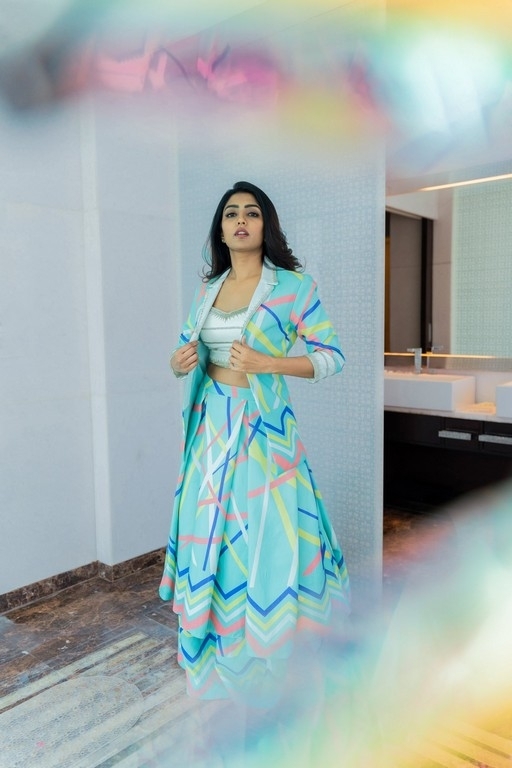 Eesha Rebba Pics - 1 / 5 photos