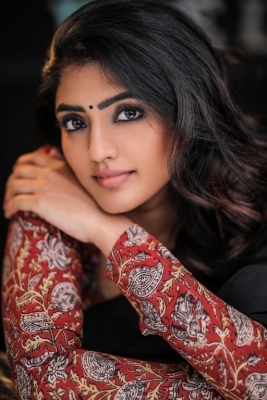 Eesha Rebba Saree Photos - 2 of 7