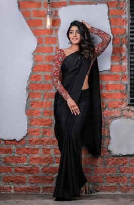 Eesha Rebba Saree Photos - 3 of 7