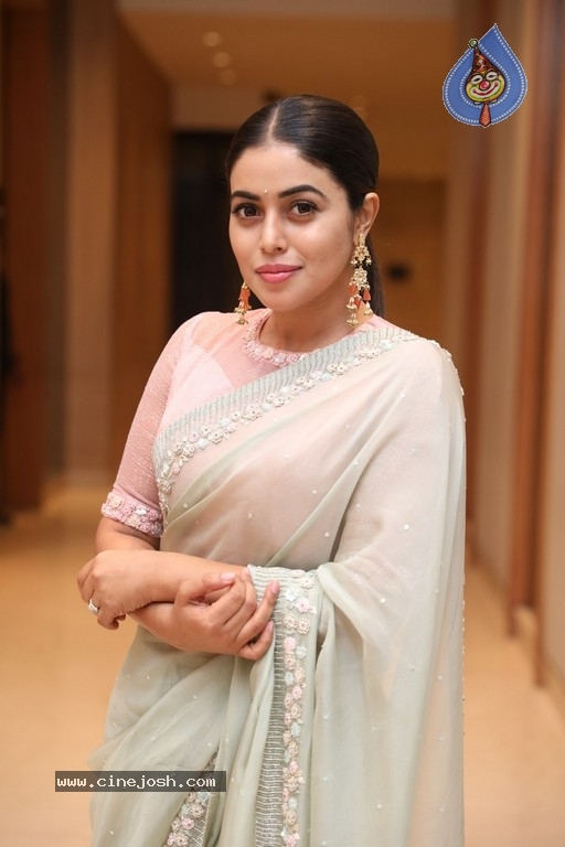 Poorna Photos - 3 / 20 photos