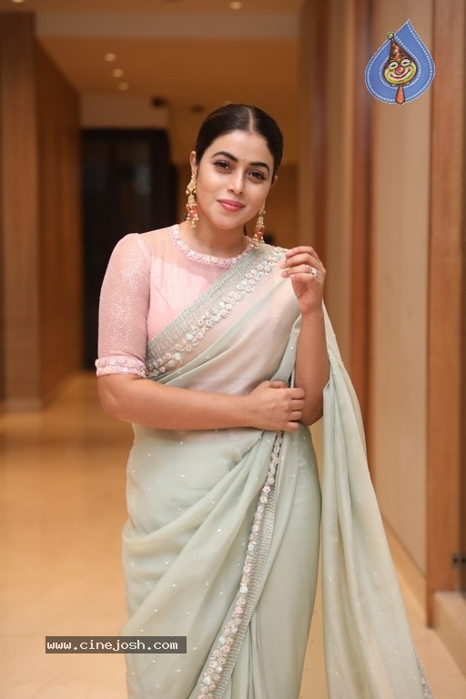 Poorna Photos - 16 / 20 photos