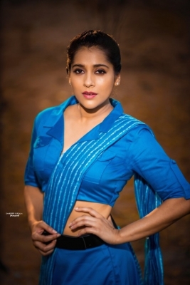 Rashmi Gautam Photos - 4 of 4