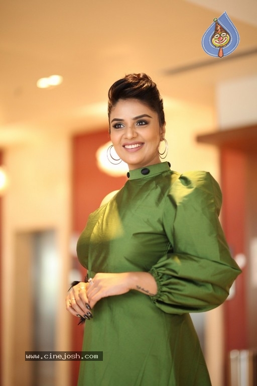 Sreemukhi Photos - 1 / 17 photos