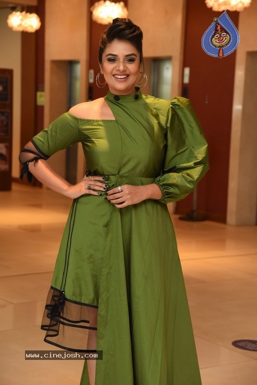 Sreemukhi Photos - 7 / 17 photos