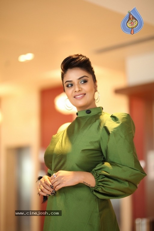 Sreemukhi Photos - 10 / 17 photos