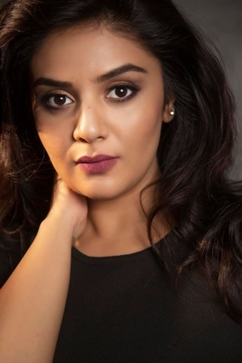 Sreemukhi Photos - 3 of 5