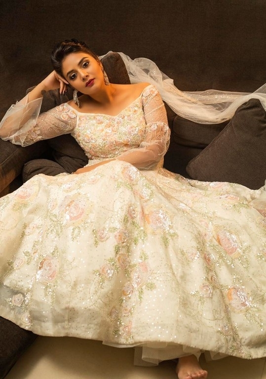 Sreemukhi Photos - 5 / 8 photos