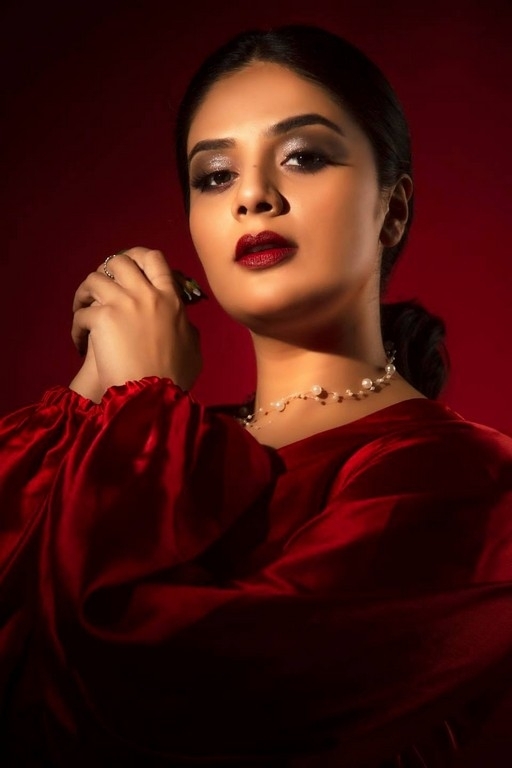 Sreemukhi Photos - 9 / 10 photos