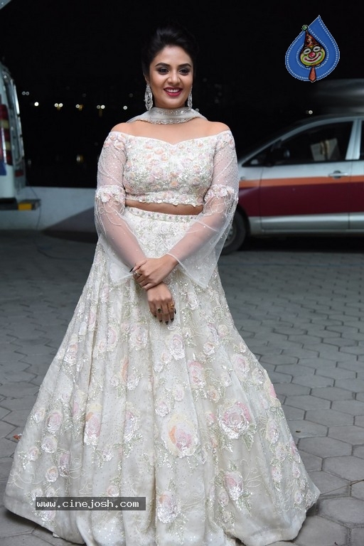 Sreemukhi Pics - 4 / 12 photos