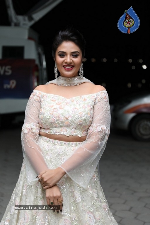 Sreemukhi Pics - 5 / 12 photos