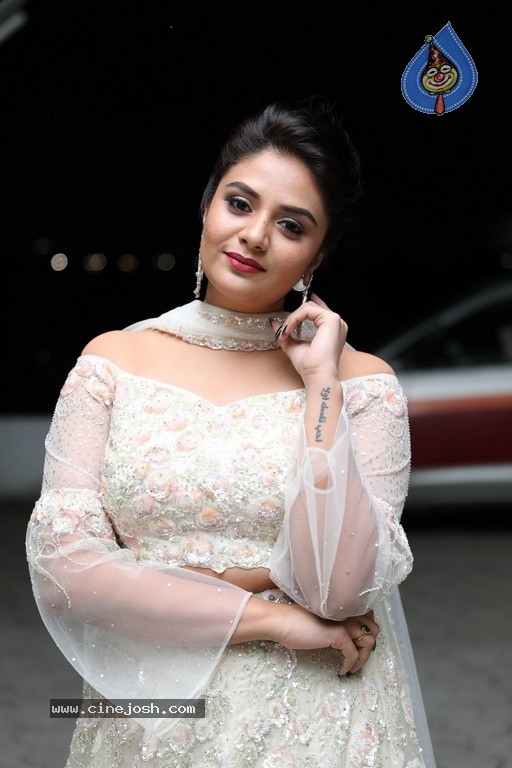 Sreemukhi Pics - 6 / 12 photos